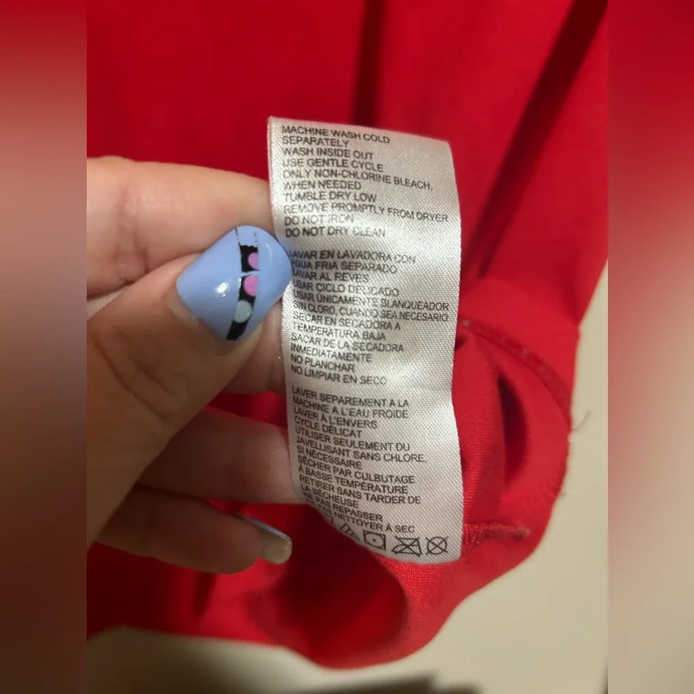 Like New Umbro Red Polyester shirt- size L - Picture 4 of 5